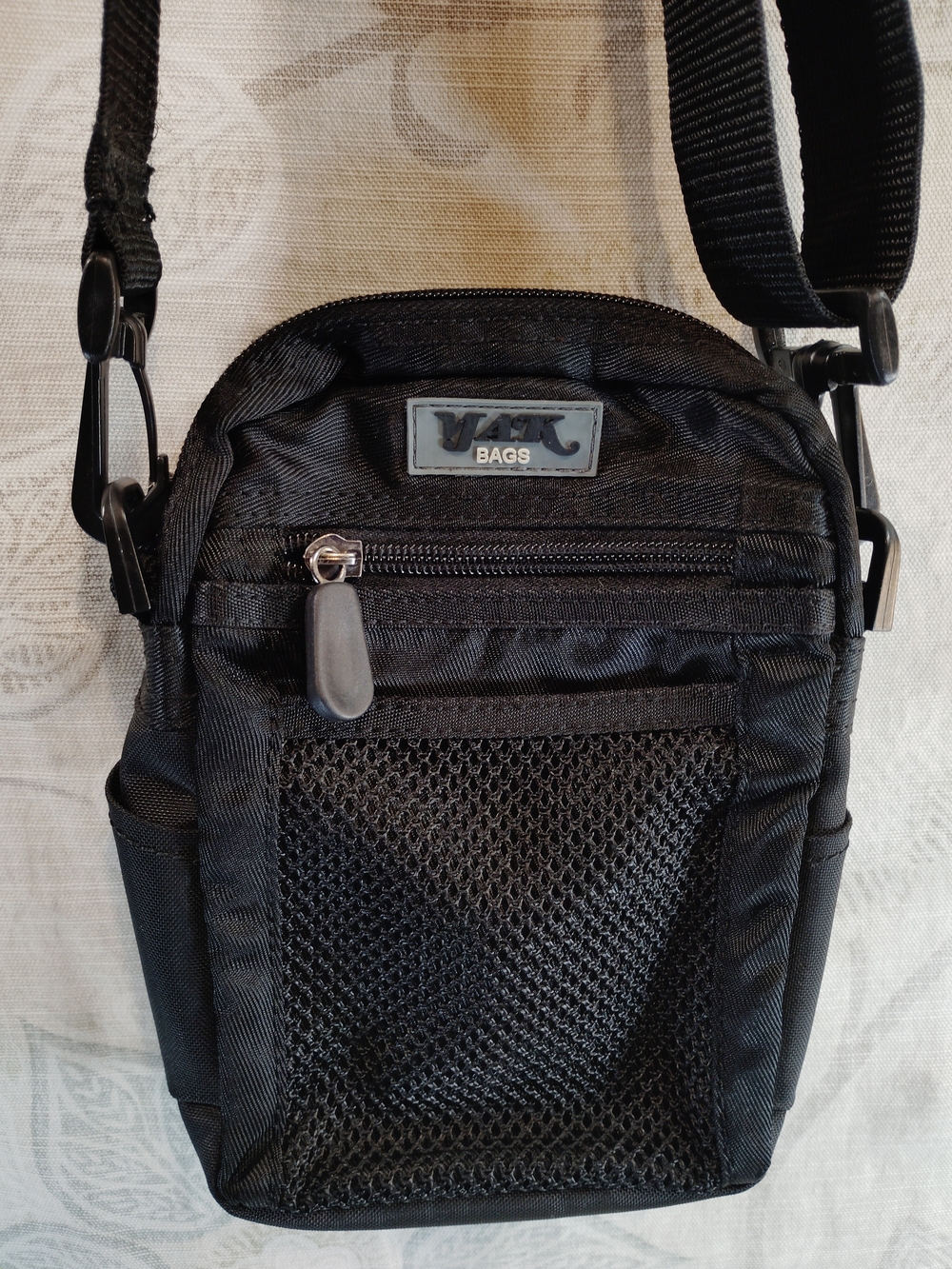 Yak Bag Black Compact Messenger Shoulder Bag
